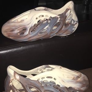 Men’s Yeezy Foam RNNR